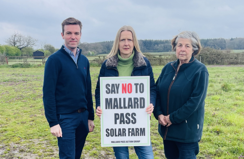 Kelham Cooke with Mallard Pass Organiser Sue Holloway and Rosemary Trollope-Bellew